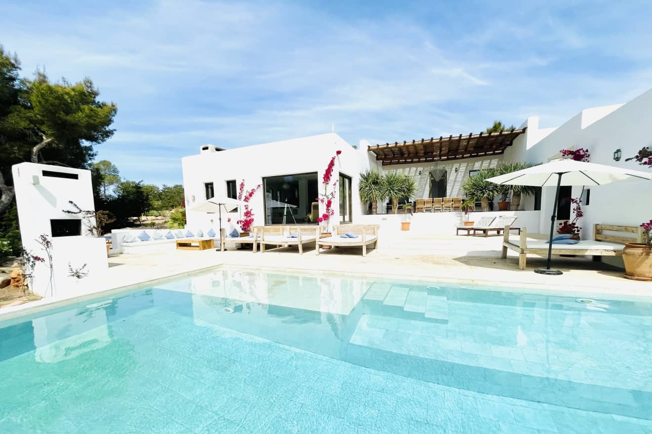 Villa Haisley: Hire a Luxury Villa in Ibiza Surrounded by Nature and Comfort