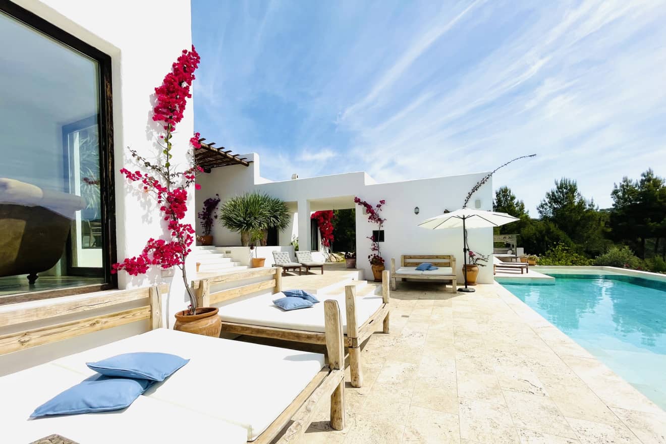 Villa Haisley: Hire a Luxury Villa in Ibiza Surrounded by Nature and Comfort