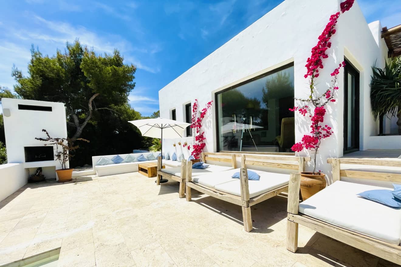 Villa Haisley: Hire a Luxury Villa in Ibiza Surrounded by Nature and Comfort