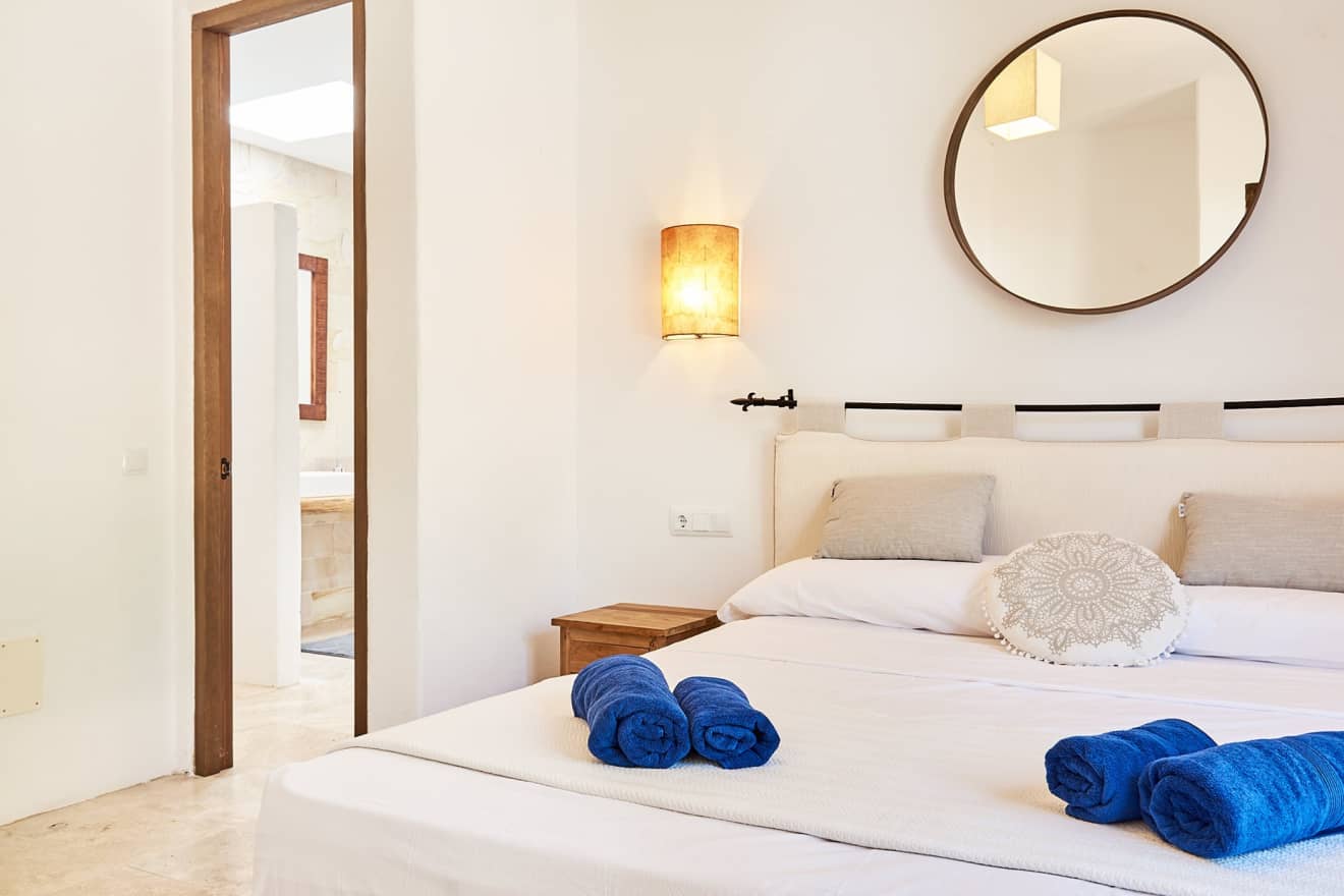 Villa Haisley: Hire a Luxury Villa in Ibiza Surrounded by Nature and Comfort