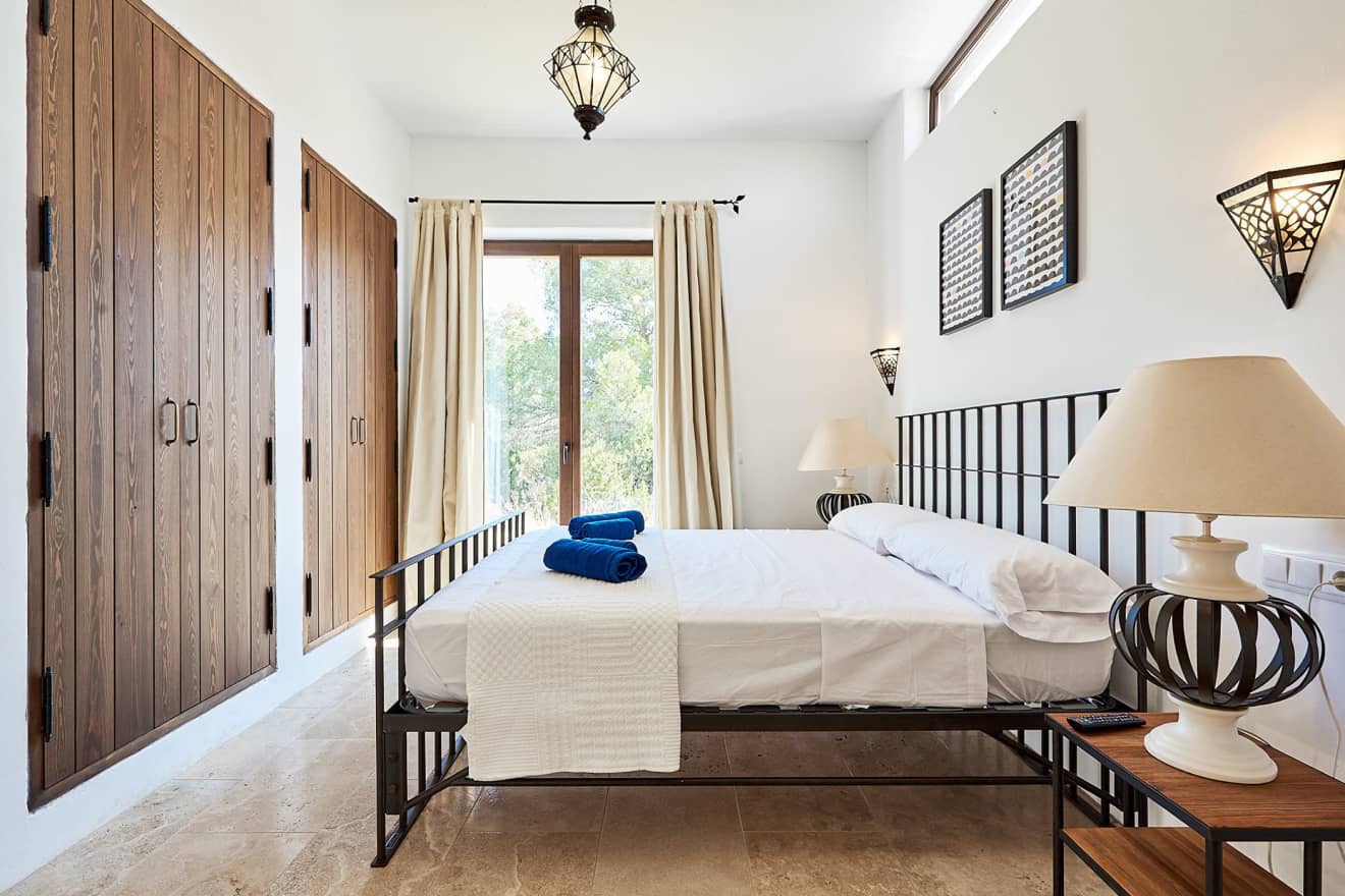 Villa Haisley: Hire a Luxury Villa in Ibiza Surrounded by Nature and Comfort