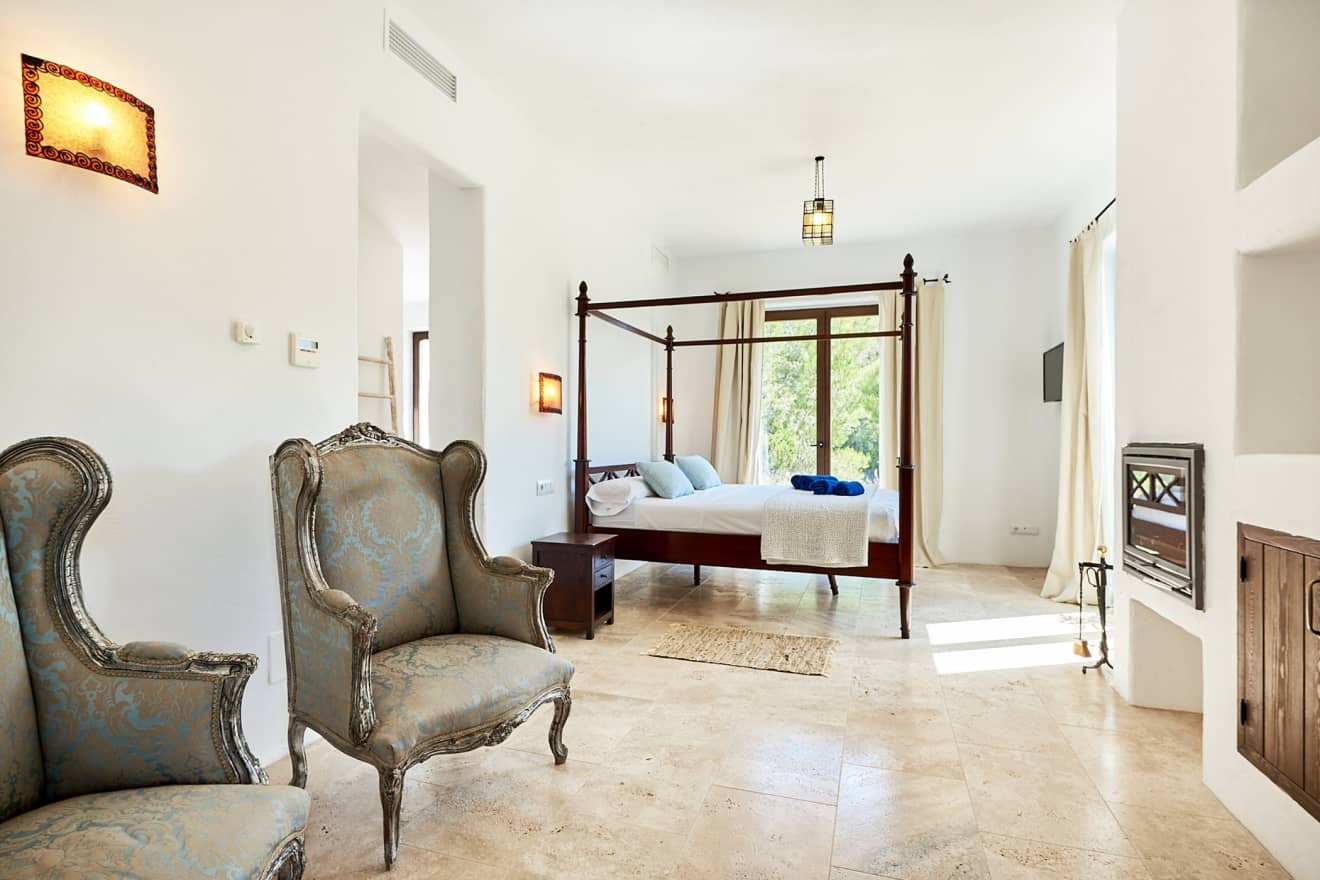 Villa Haisley: Hire a Luxury Villa in Ibiza Surrounded by Nature and Comfort