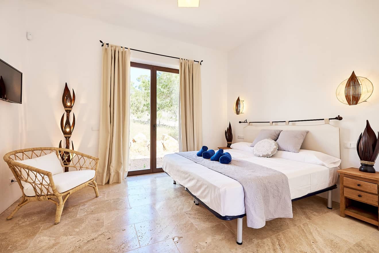 Villa Haisley: Hire a Luxury Villa in Ibiza Surrounded by Nature and Comfort