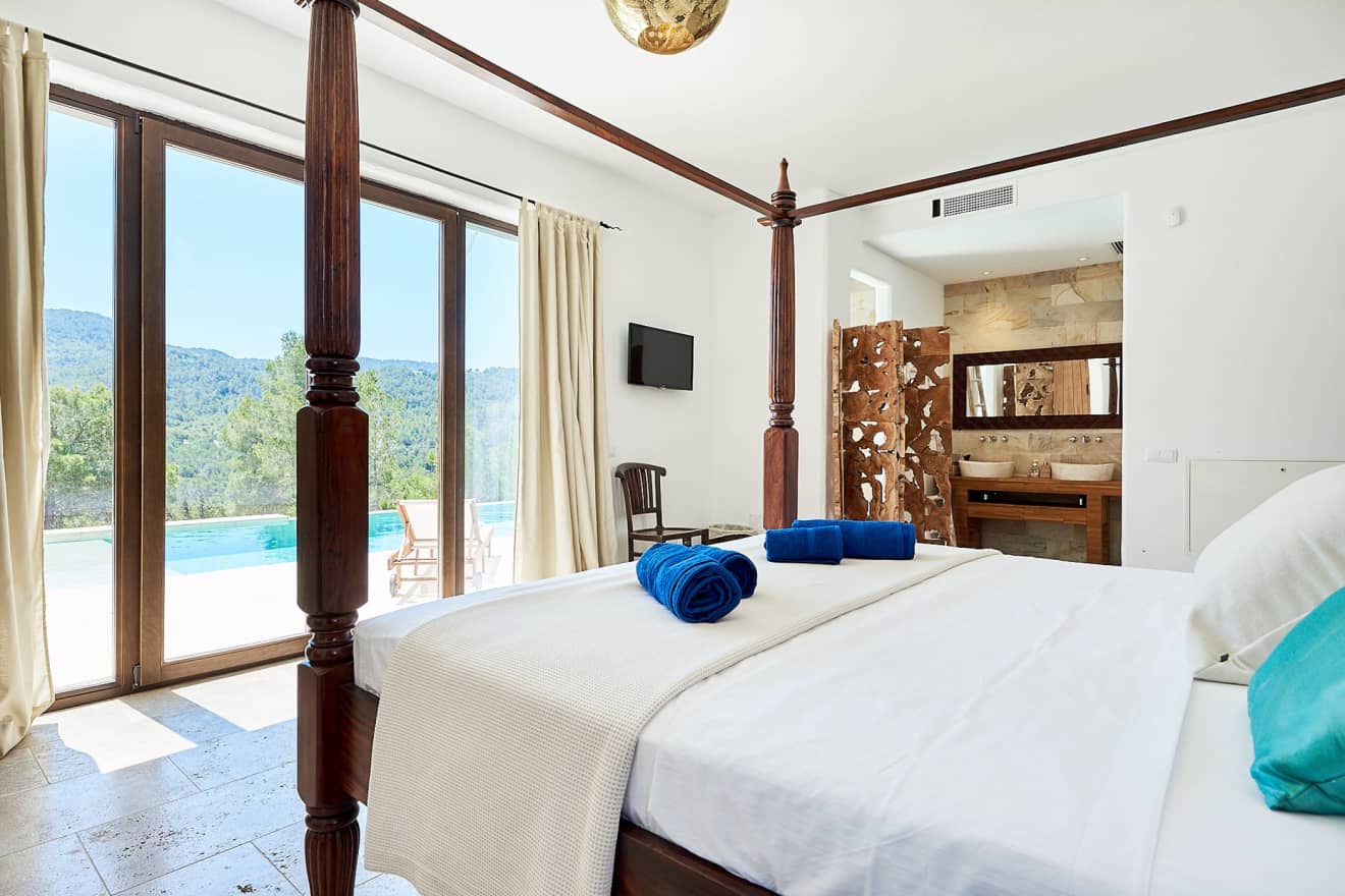 Villa Haisley: Hire a Luxury Villa in Ibiza Surrounded by Nature and Comfort
