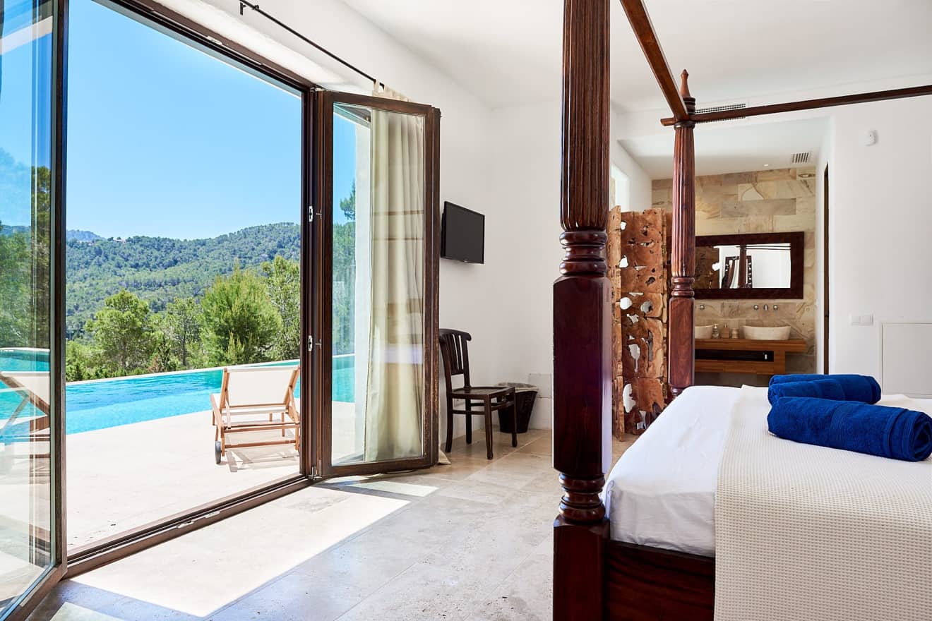 Villa Haisley: Hire a Luxury Villa in Ibiza Surrounded by Nature and Comfort